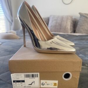 NWT - GENSHUO Women's 4.7 Inch Pumps Pointy Closed Toe Stiletto Sexy High Heels